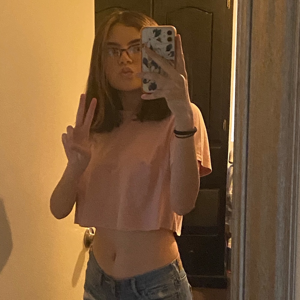 Meet your Posher, Clarissa